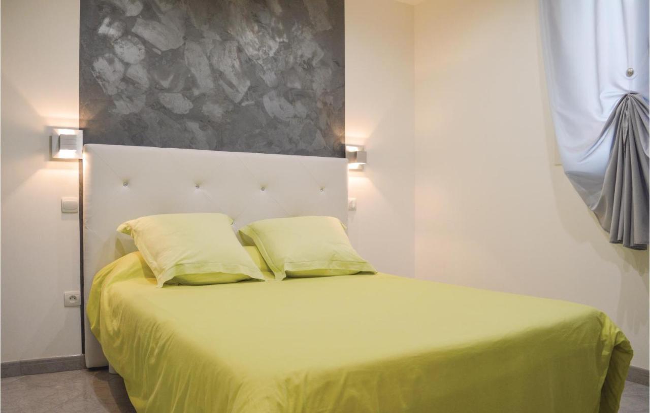 Nice Home In Ville Di Paraso With Wifi ภายนอก รูปภาพ