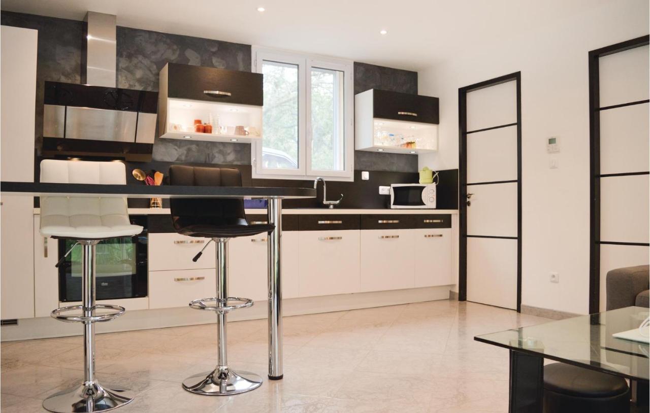 Nice Home In Ville Di Paraso With Wifi ภายนอก รูปภาพ